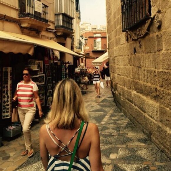 Meet your Posher, Meredith - Picture 1 of 1